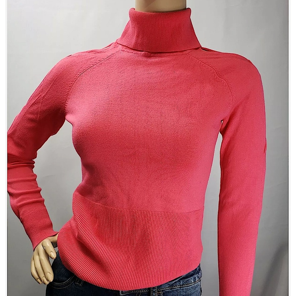 GUESS Sweater